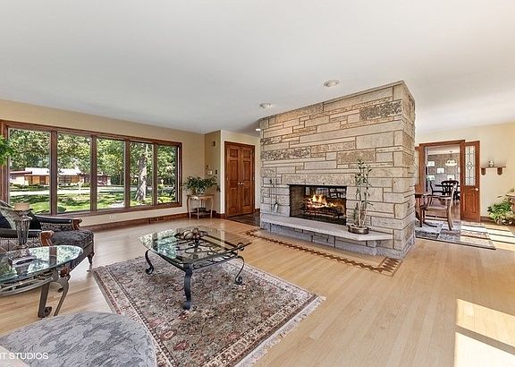 5th image of 9 Woodridge Dr