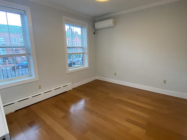 34-27 Crescent St #2 — Photo 14