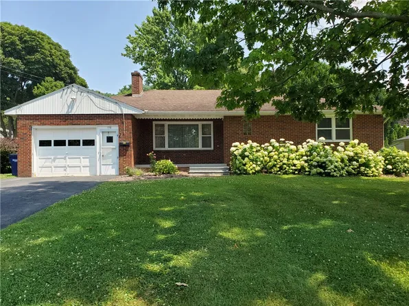 116 Copleigh Dr, Syracuse, NY 13209