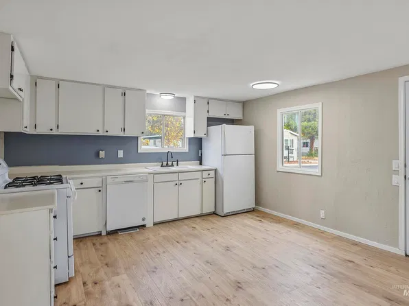 523 N Meadowland Cir, Boise, ID 83713