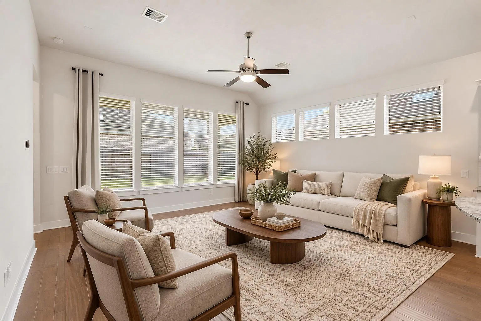 3 bed, 2.5 bath, 2539 sqft, $3,090 — Photo 4
