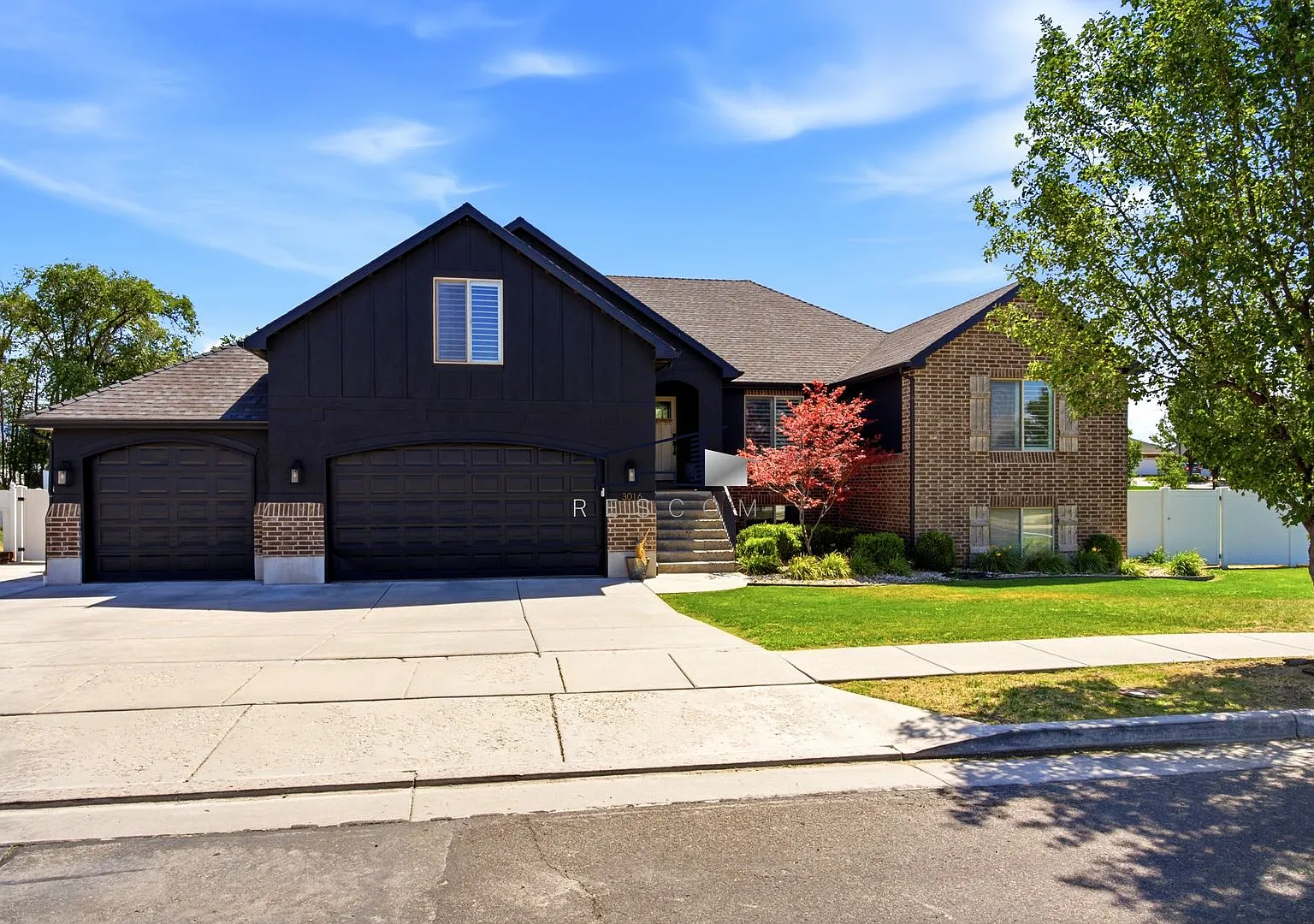 Executive 6-Bedroom Home for Lease in Plain City! — Photo 1