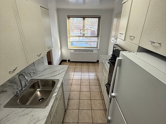 2nd image of 193-15A 73rd Ave #2B