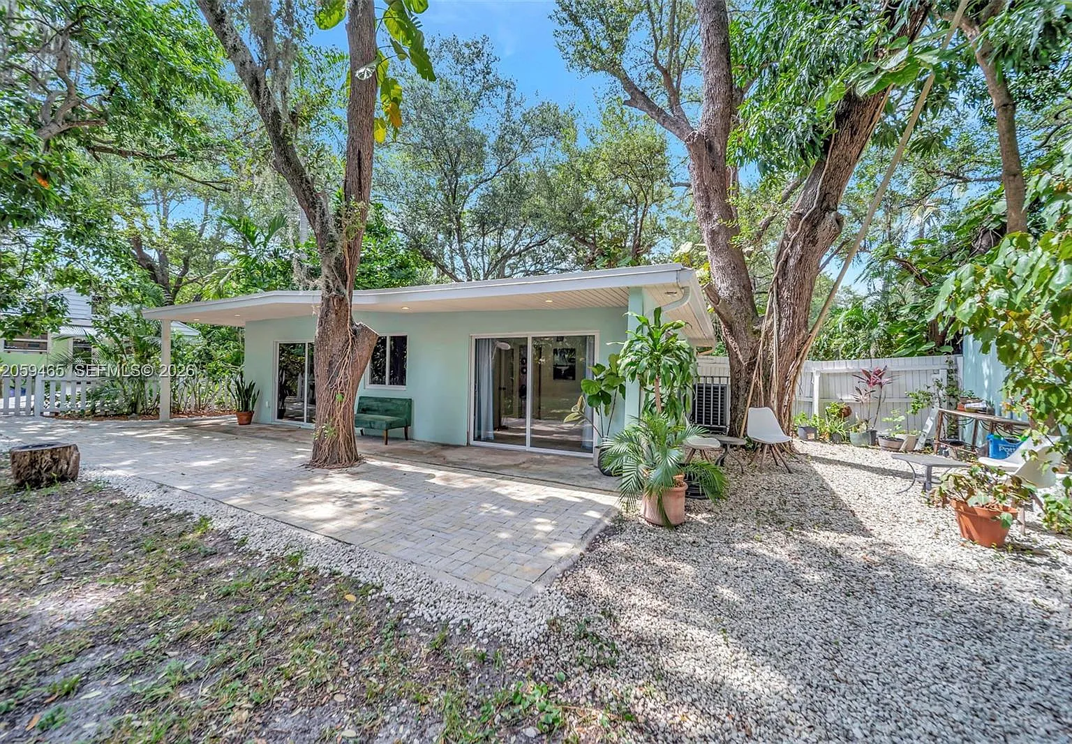2 bed, 1.0 bath, 1100 sqft, $3,495 — Photo 2