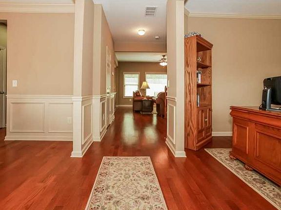 2nd image of 204 Haleys Ct