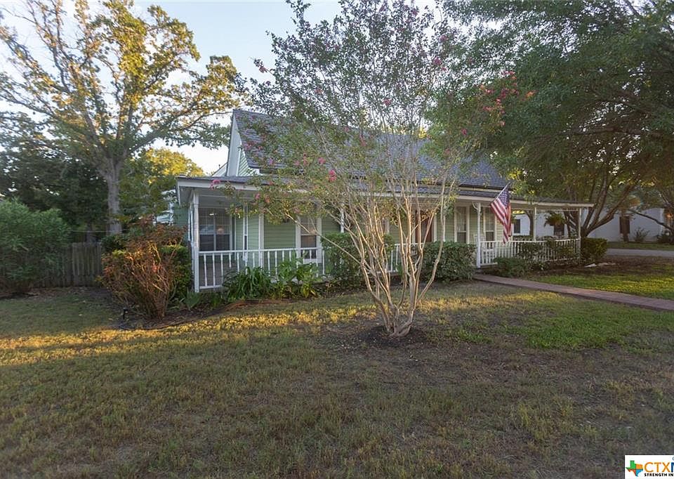 1st image of 201 E Pecan St