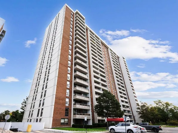 4 Kings Cross Rd #1512, Brampton, ON L6T 3X8