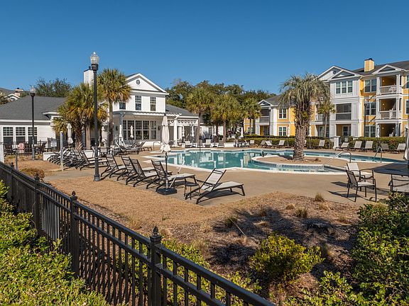 2nd image of 2111 Chatelain Way