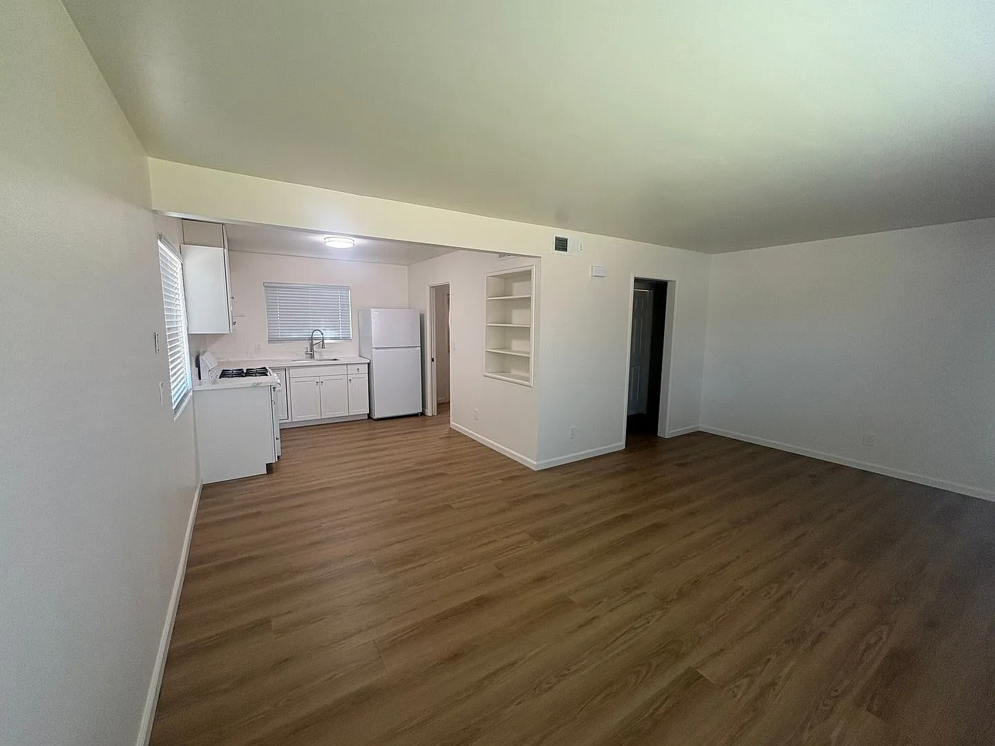 501-503 E Florinda — Photo 2