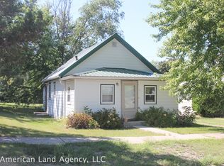 211 Barrett Ave N, Wessington Springs, SD 57382