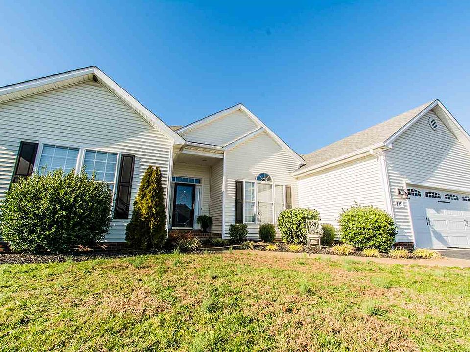 1st image of 845 Memorial Cir