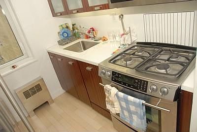 4th image of 211 E 46th St #29B