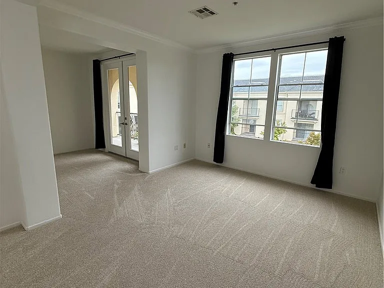 2457 Watermarke Pl #2457 — Photo 7