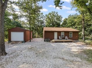 130 Spruce Dr, Linn Valley, KS 66040