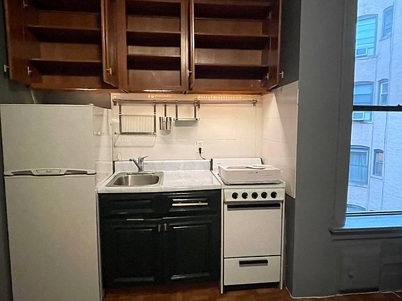 3rd image of 23-03 28th St APT 6C