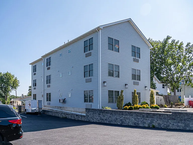 7105 Ridge Avenue — Photo 9
