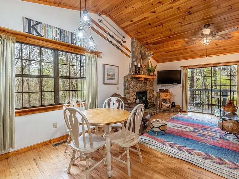 810 Cabin Creek Way — Photo 31