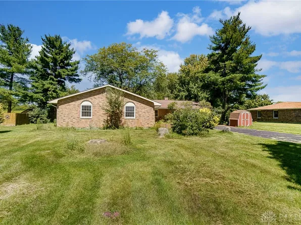 12373 Air Hill Rd, Brookville, OH 45309