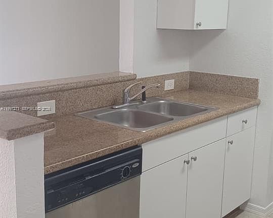 2nd image of 36 NW 6th Ave APT 504
