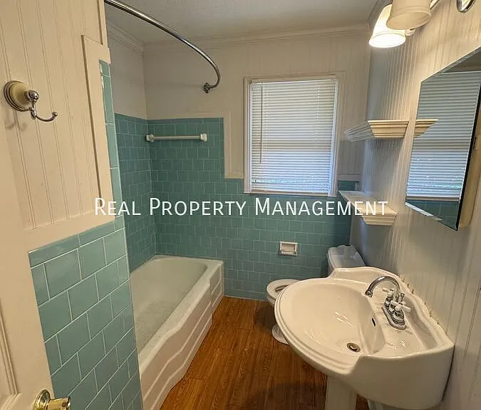 1063 Midmoor Dr — Photo 11