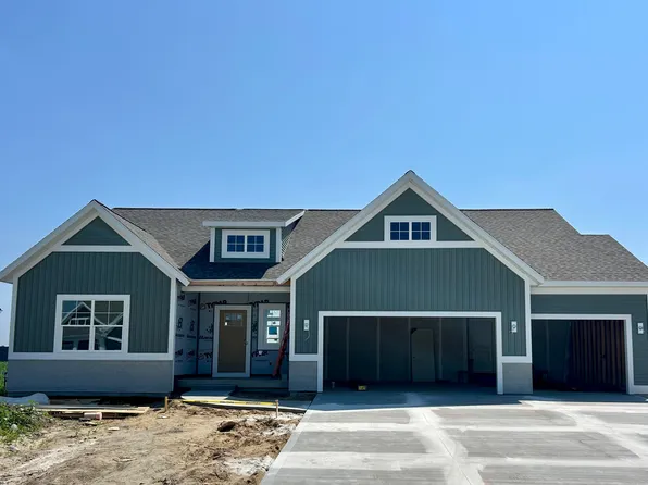 3640 Garner Dr #19, Zeeland, MI 49464