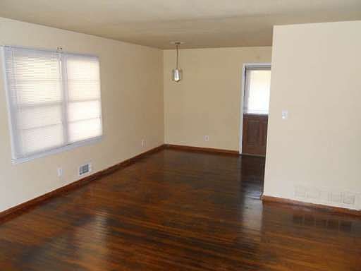 3rd image of 1147 Evelyn Dr