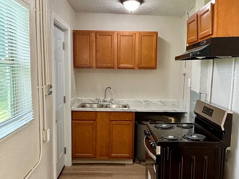 460 Glendale Rd #2 — Photo 8