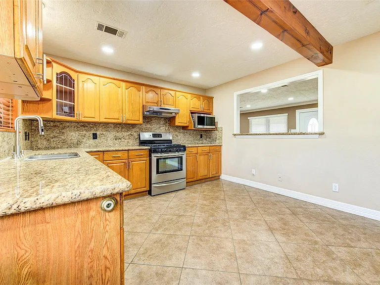 9922 Carmalee St — Photo 23