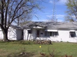 1004 W 1st St, Coffeyville, KS 67337