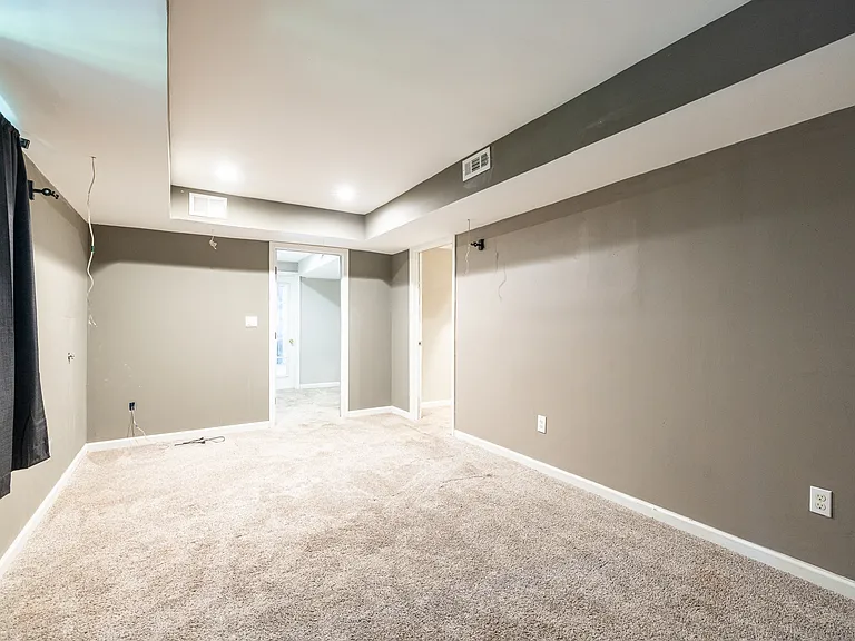 2124 Rockland Ct — Photo 46