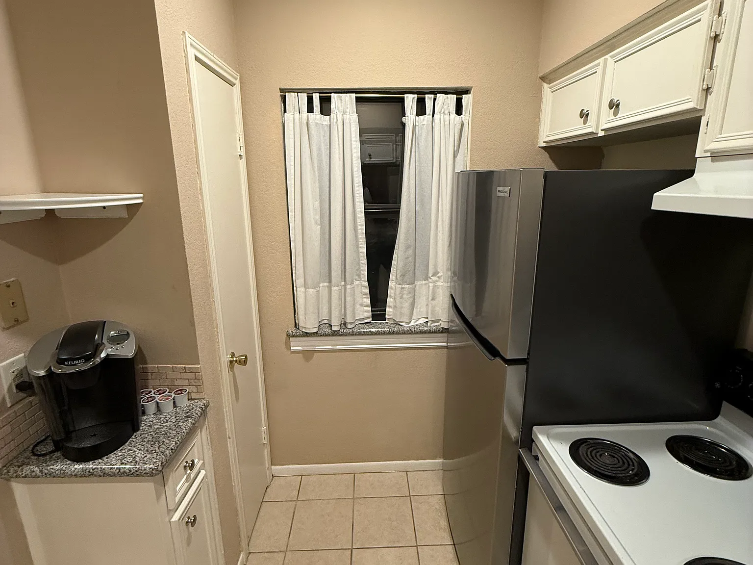 2 bed, 950 sqft, $1,675 — Photo 2