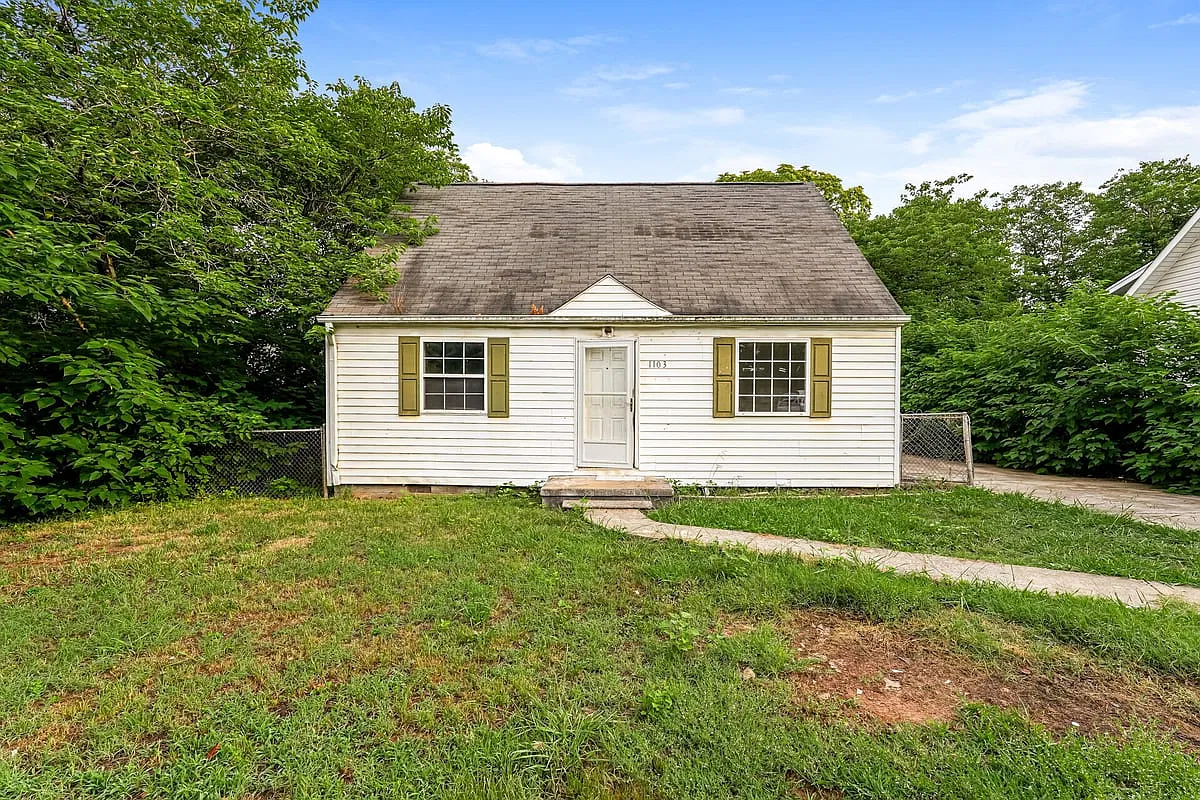 1103 Louise Rd — Photo 1