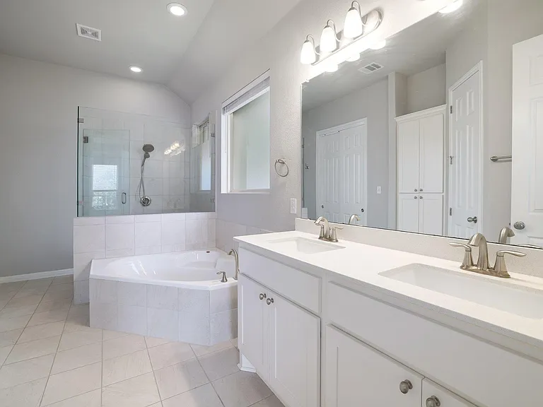 724 Kingston Pl — Photo 15
