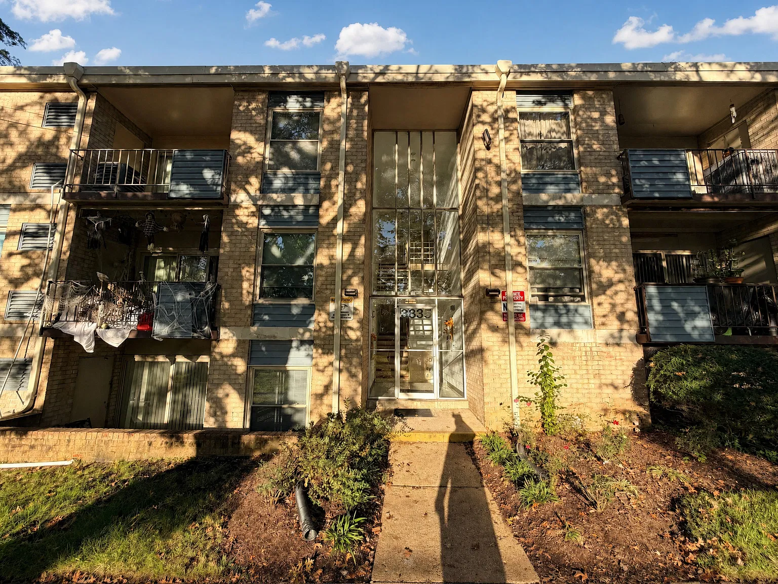 2 bed, 992 sqft, $1,600 — Photo 1