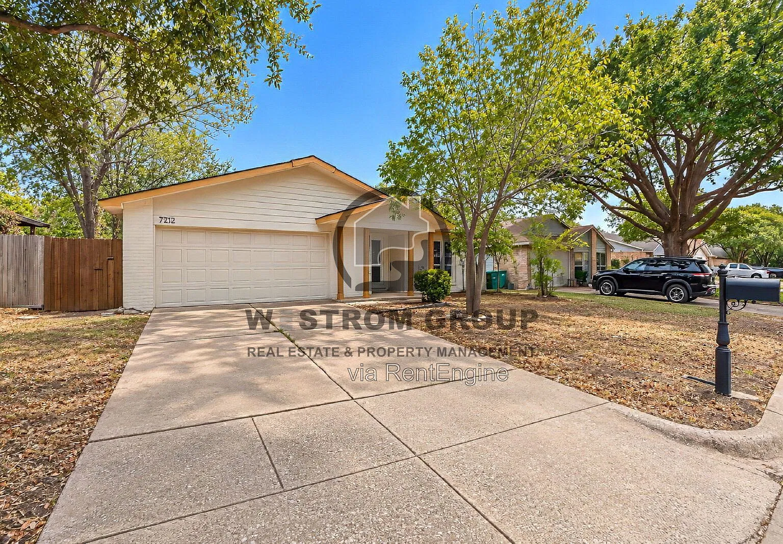 3 bed, 2.0 bath, 1208 sqft, $1,895 — Photo 2