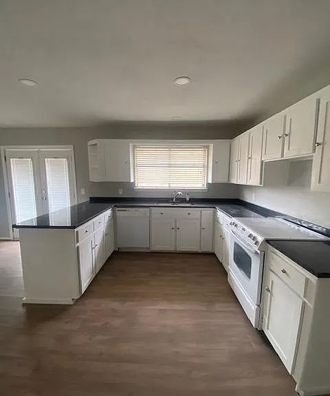 10047 S Fairview Dr — Photo 6