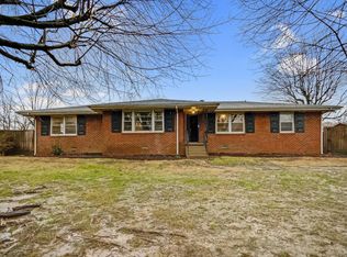 102 Louise Dr, Dickson, TN 37055