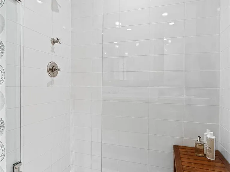 315 S Lake Dr #3D — Photo 8
