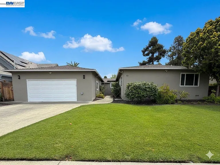 41348 Whitecrest Ct — Photo 1