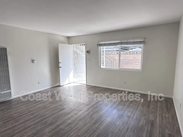3837 1/2 Kendall St — Photo 14