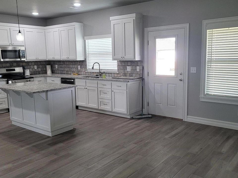 2nd image of 1124 Center Court Cir