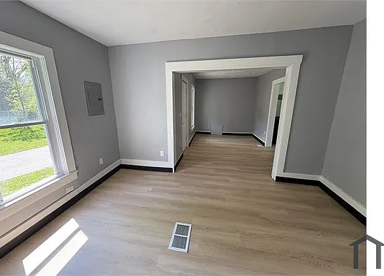 3 bed, 1083 sqft, $1,650 — Photo 2