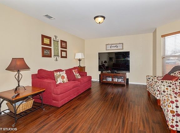 5th image of 2411 Fleetwood Dr