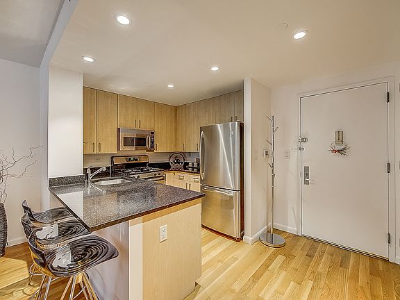 2nd image of 736 W 187th St APT 208