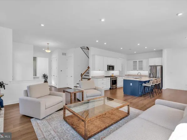 21 Baldwin Ct, Medford, NJ 08055