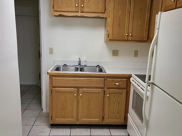 14 Cornerstone Dr — Photo 4