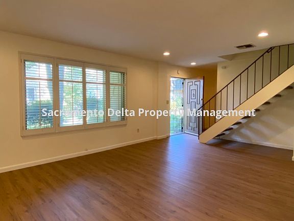 4th image of 3242 Casitas Bonito