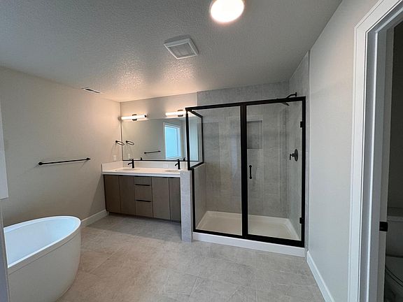 5th image of 1017 NE 17th Ave