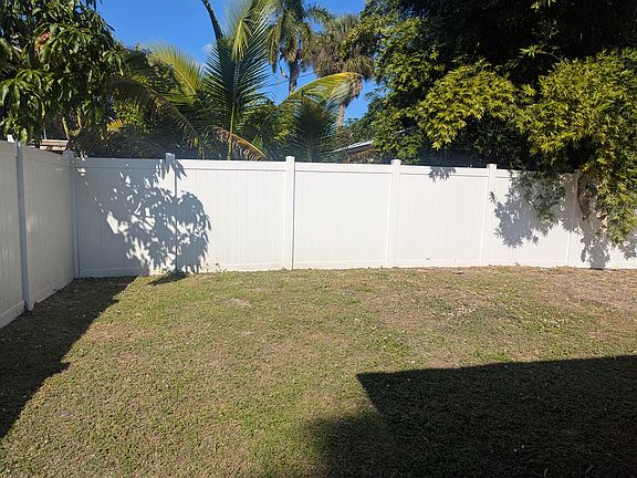 Fully fenced on all sides