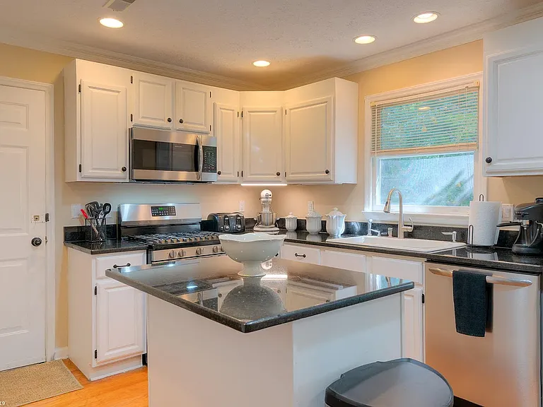 1101 Mourning Dove Dr — Photo 15